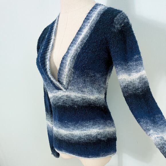 Energie V Neck Sweater L Blue Vintage Y2K Elena Bella Twilightcore Swan Stripe - Picture 5 of 11